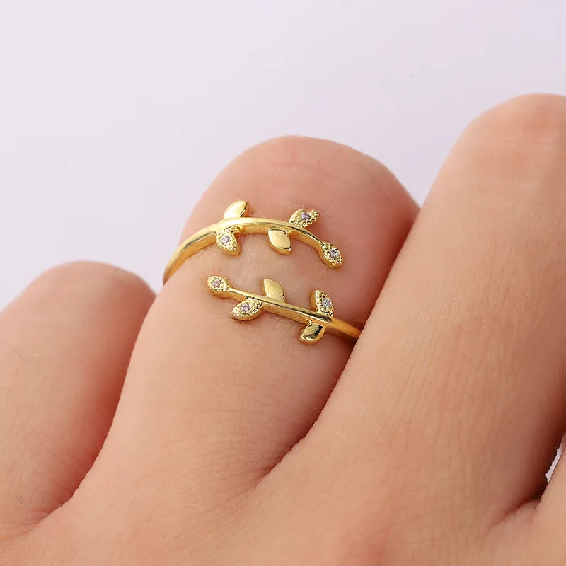 Retro Simple Leaves Crystal Ring Fashion Women Inlay Zircon Adjustable Ring Charm Women Cocktail Party Jewelry Accessories
Retro Simple Leaves Crystal Ring Fashion Women Inlay Zircon Adjustable Ring Charm Women Cocktail Party Jewelry Accessories