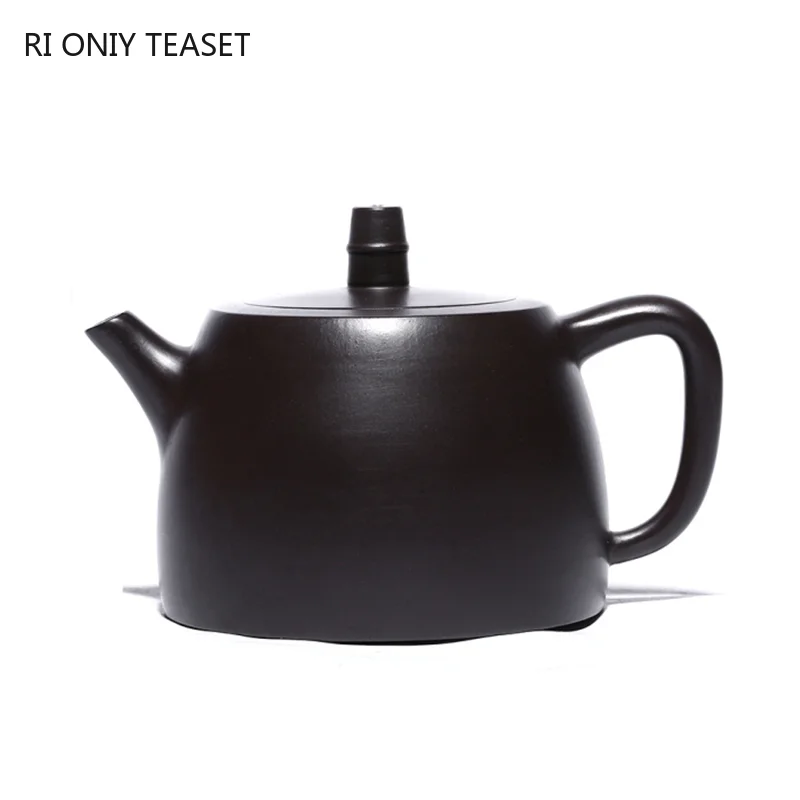 240ml Authentic Yixing Purple Clay Teapot Raw Ore Black Mud Beauty Kettle Home Zisha Filter Tea Pot Customized Tea Sets Gifts 
240ml Authentic Yixing Purple Clay Teapot Raw Ore Black Mud Beauty Kettle Home Zisha Filter Tea Pot Customized Tea Sets Gifts