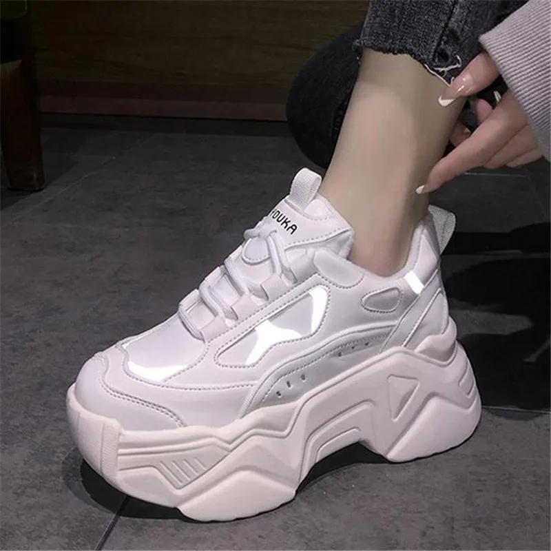 New Fashion Women's Sneakers Comfortable Platform Sports Shoes Summer White Chunky Sneakers Vulcanized Casual Shoes Tennis
New Fashion Women's Sneakers Comfortable Platform Sports Shoes Summer White Chunky Sneakers Vulcanized Casual Shoes Tennis