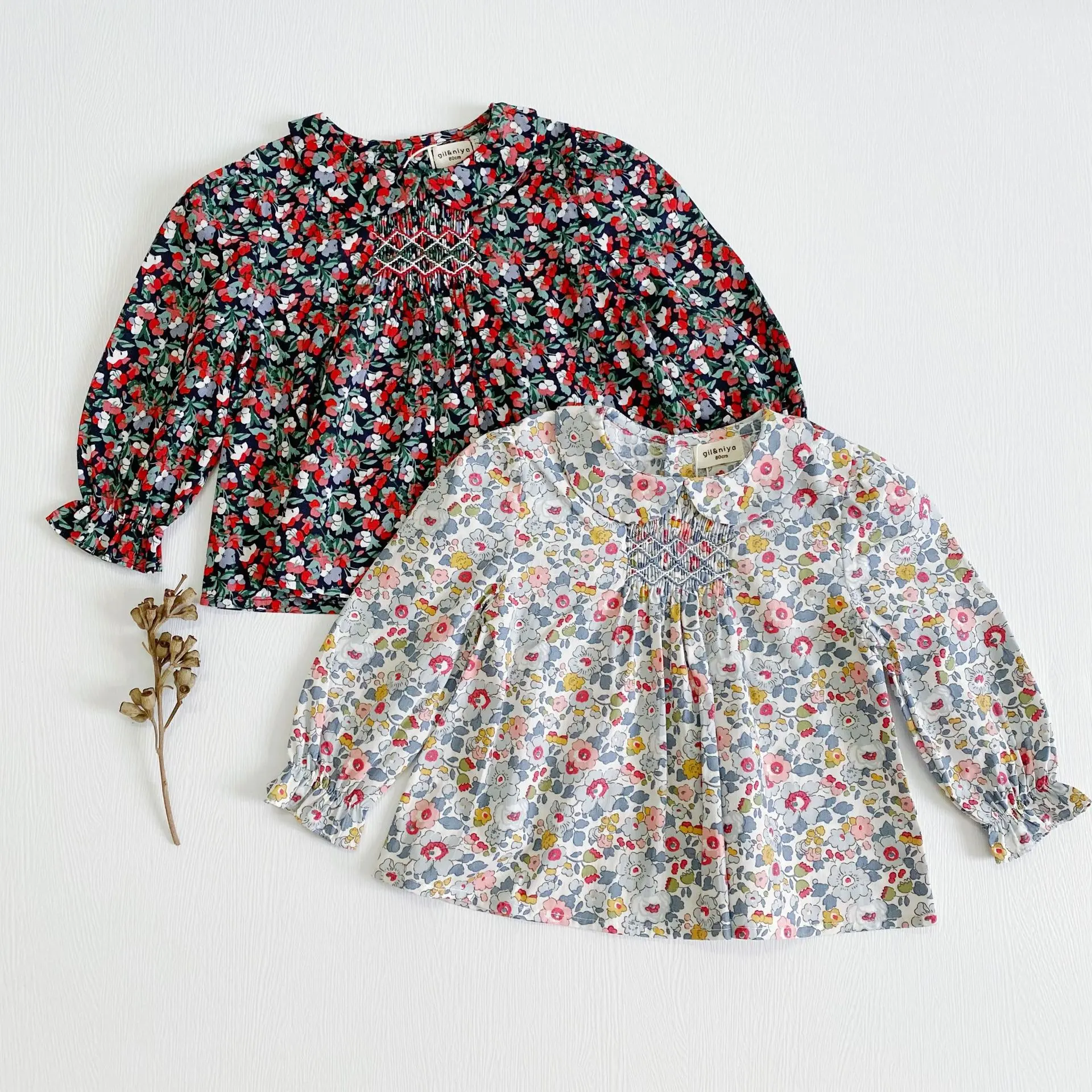 Spring Autumn New Girls' Tops Smocking Design Floral Pattern Turn-down Collar Blouses Cotton Girls Tops 80-120
Spring Autumn New Girls' Tops Smocking Design Floral Pattern Turn-down Collar Blouses Cotton Girls Tops 80-120