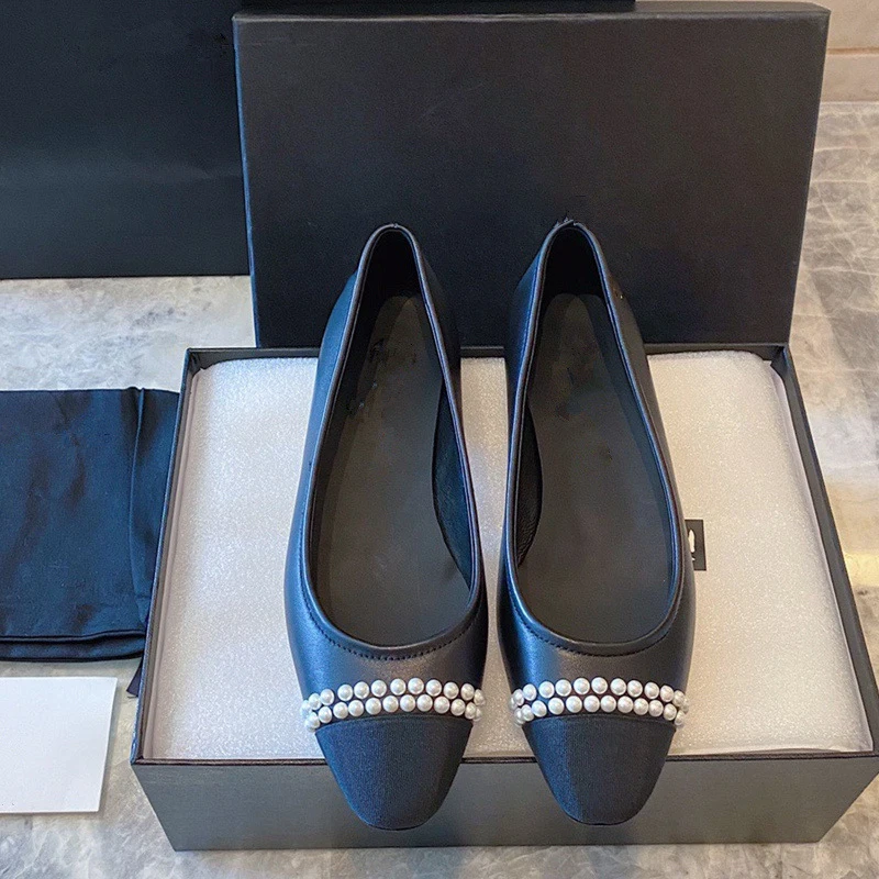 2021 Fashion Luxury Brand Casual Shoes Woman Pearl Leather Shallow Mouth Ballet Women Shoes Spring Summer Low Heels Loafers Shoe
2021 Fashion Luxury Brand Casual Shoes Woman Pearl Leather Shallow Mouth Ballet Women Shoes Spring Summer Low Heels Loafers Shoe