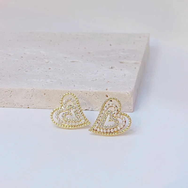 New design pearl love peach heart earrings luxury 14K real gold stud earrings for women cubic zircon ZC earrings
New design pearl love peach heart earrings luxury 14K real gold stud earrings for women cubic zircon ZC earrings