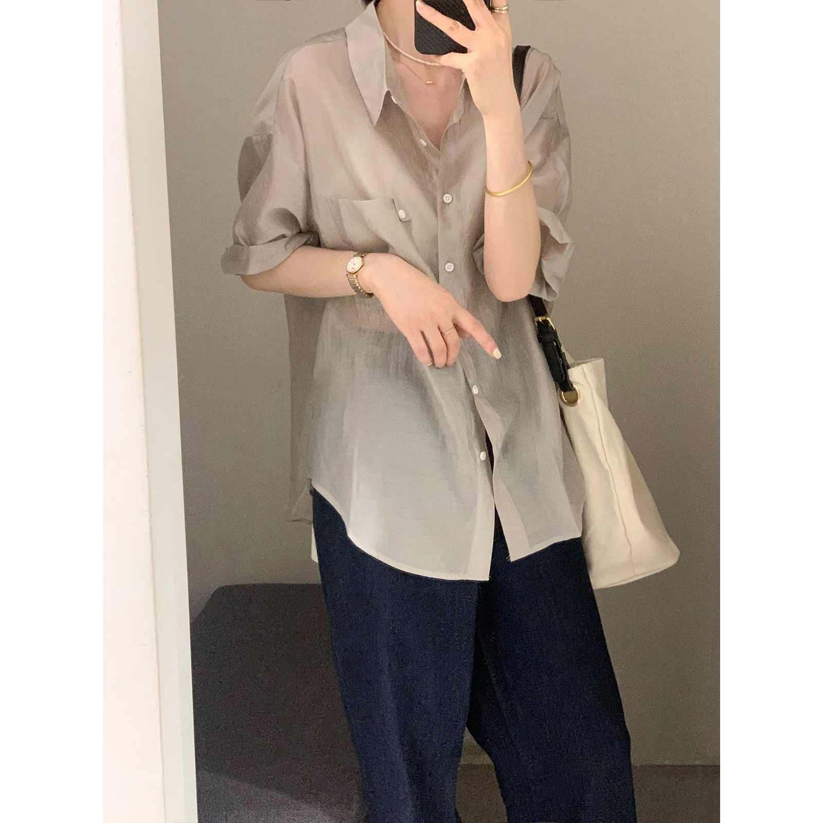 Turn Down Collar Pocket Women Tencel Shirts 2021 Summer Solid Short Sleeve Loose Straight Thin Women Casual Shirts Female Tops
Turn Down Collar Pocket Women Tencel Shirts 2021 Summer Solid Short Sleeve Loose Straight Thin Women Casual Shirts Female Tops