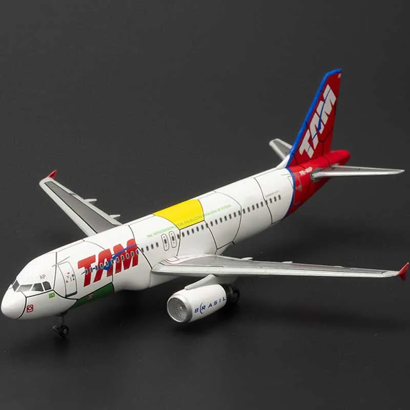 9,5 см литая мини 1/400 весы Бразилия TAM самолета авиакомпании A320 самолет модели самолетов TAM Коллекционная выставочная модель игрушка
9,5 см литая мини 1/400 весы Бразилия TAM самолета авиакомпании A320 самолет модели самолетов TAM Коллекционная выставочная модель игрушка