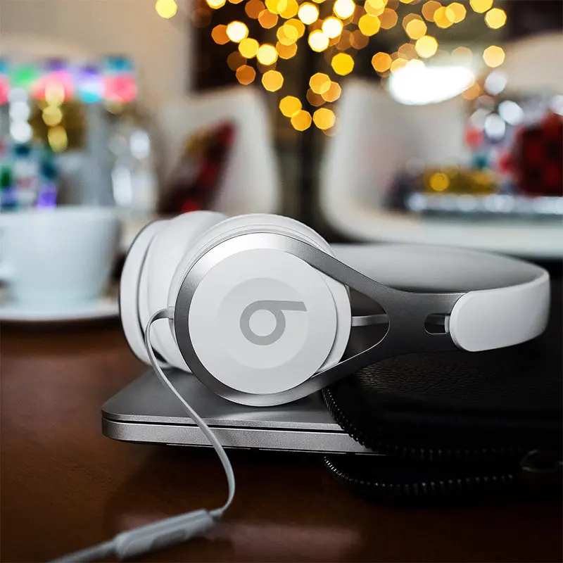 Beats EP 3.5mm Wired Headphones On Ear Headset Stereo Music Earphone Deep Bass Line Control RemoteTalk with Mic Noise Isolation
Beats EP 3.5mm Wired Headphones On Ear Headset Stereo Music Earphone Deep Bass Line Control RemoteTalk with Mic Noise Isolation