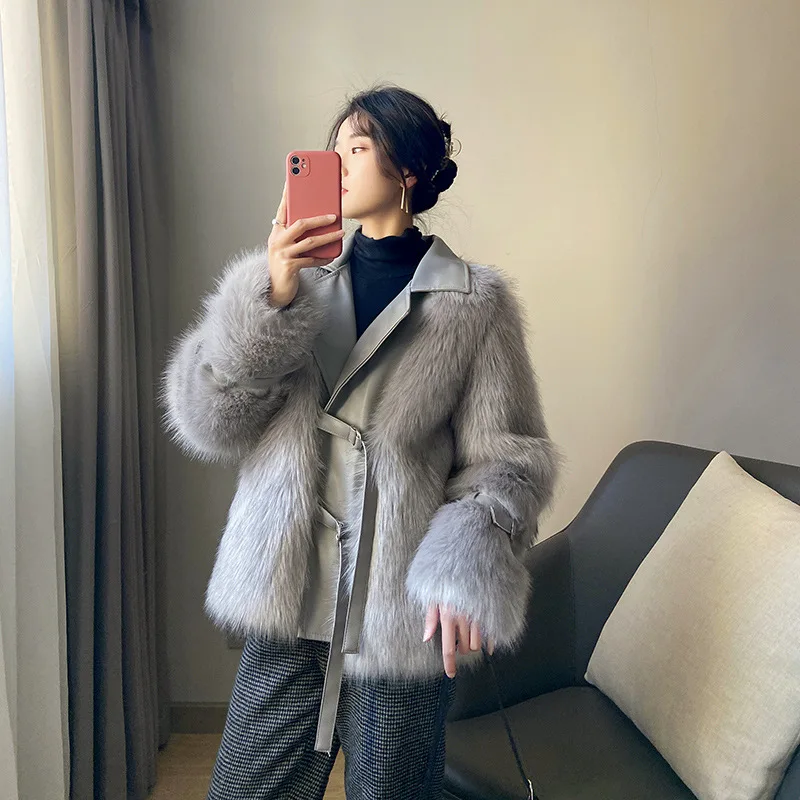 2021 autumn and winter new Korean version of real fox fur coat women loose and thick PU stitching furry motorcycle short coat
2021 autumn and winter new Korean version of real fox fur coat women loose and thick PU stitching furry motorcycle short coat
