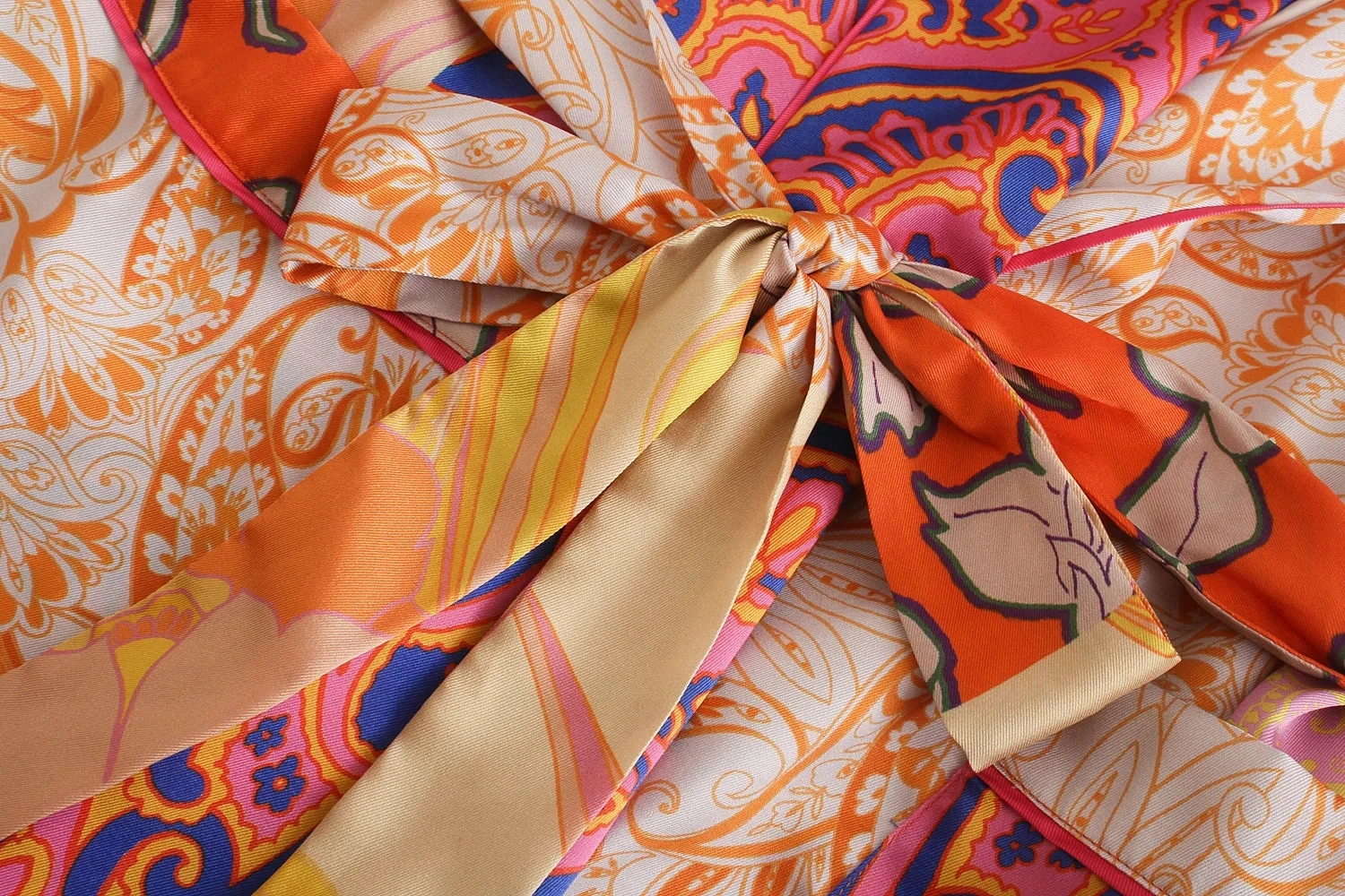 KRSB Summer Women's Orange Print Loose Long-Sleeved Robe With Tie Waist Design V-Neck Sexy Za Japanese Robe
KRSB Summer Women's Orange Print Loose Long-Sleeved Robe With Tie Waist Design V-Neck Sexy Za Japanese Robe