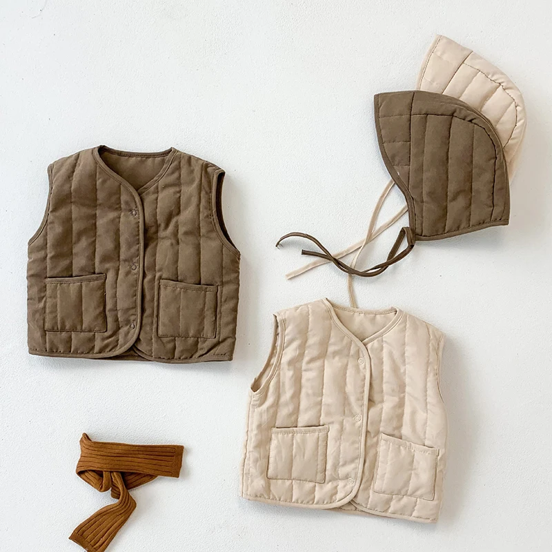 Жилет детский осенне-зимний, без рукавов, с шапочкой
Жилет детский осенне-зимний, без рукавов, с шапочкой