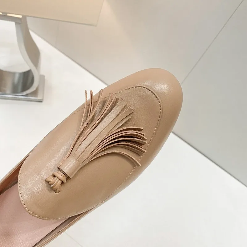 Casual Women Loafers Shoes Genuine Leather Spring Autumn New 2021 Round Toe Slip On Fringe Flat Shoes Female Flats Plus Size 41
Casual Women Loafers Shoes Genuine Leather Spring Autumn New 2021 Round Toe Slip On Fringe Flat Shoes Female Flats Plus Size 41