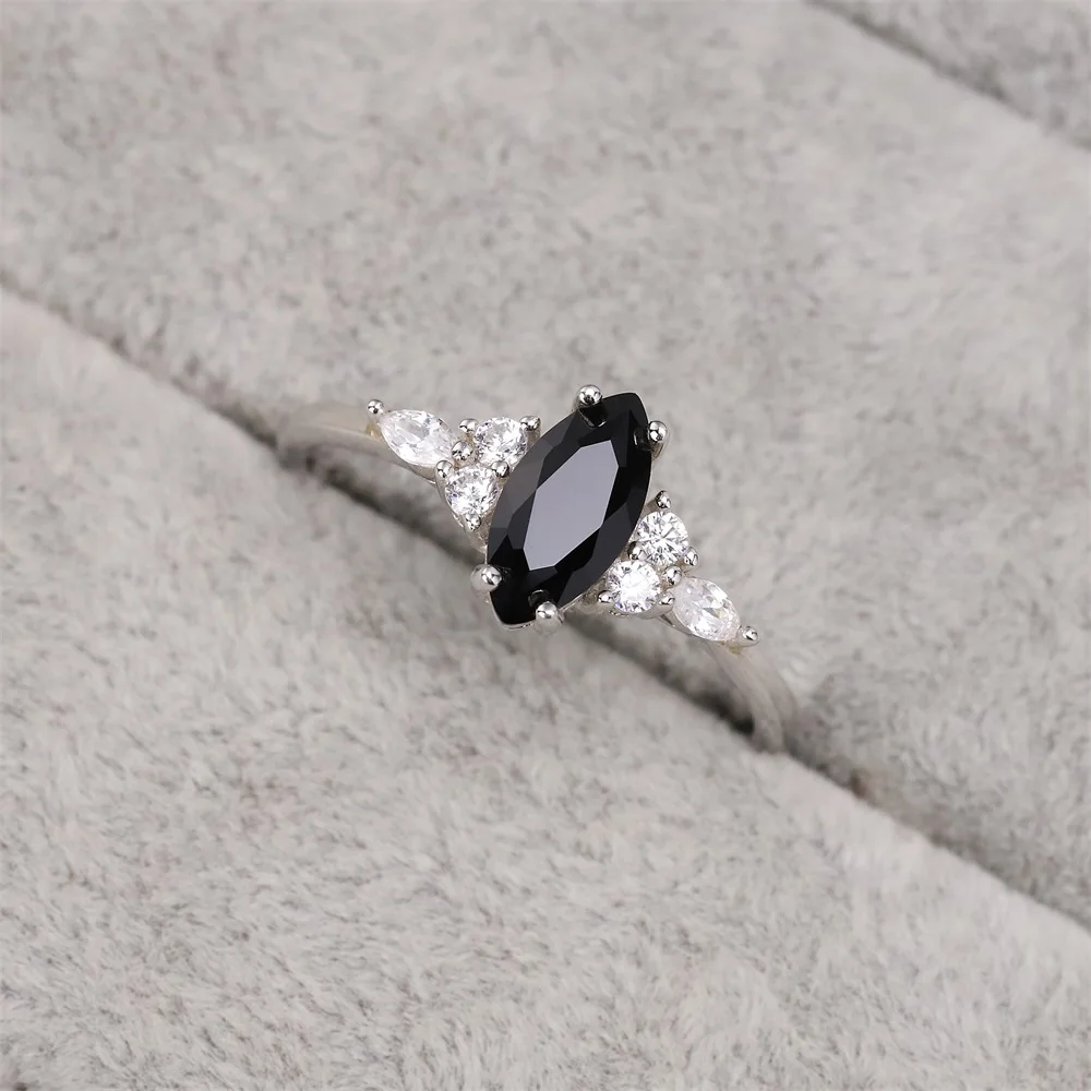 Sell well in Europe and America S925 silver fashion wedding ring black water drop crystal luxury jewelry women's gift
Sell well in Europe and America S925 silver fashion wedding ring black water drop crystal luxury jewelry women's gift