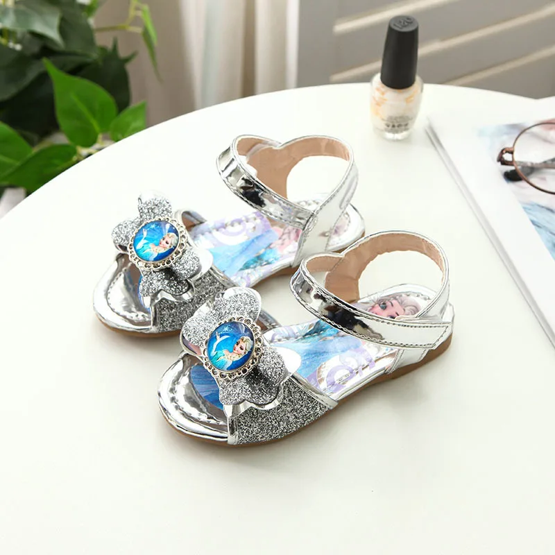 Fashion Frozen Princess Girls Shoes Classic High Quality Cute Shinning Kids Sandals Disney Summer Children Sandals
Fashion Frozen Princess Girls Shoes Classic High Quality Cute Shinning Kids Sandals Disney Summer Children Sandals