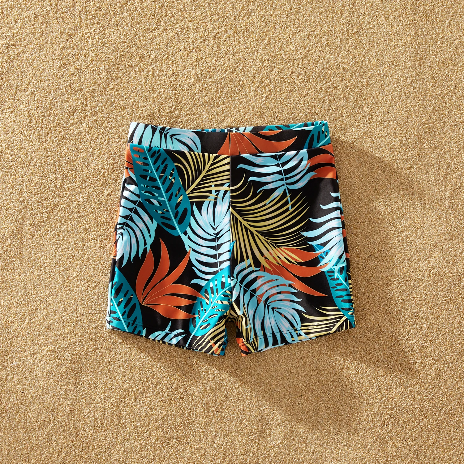 PatPat 2021 New Summer Family Look Solid Top and Floral Print Shorts Matching Swimsuits
PatPat 2021 New Summer Family Look Solid Top and Floral Print Shorts Matching Swimsuits
