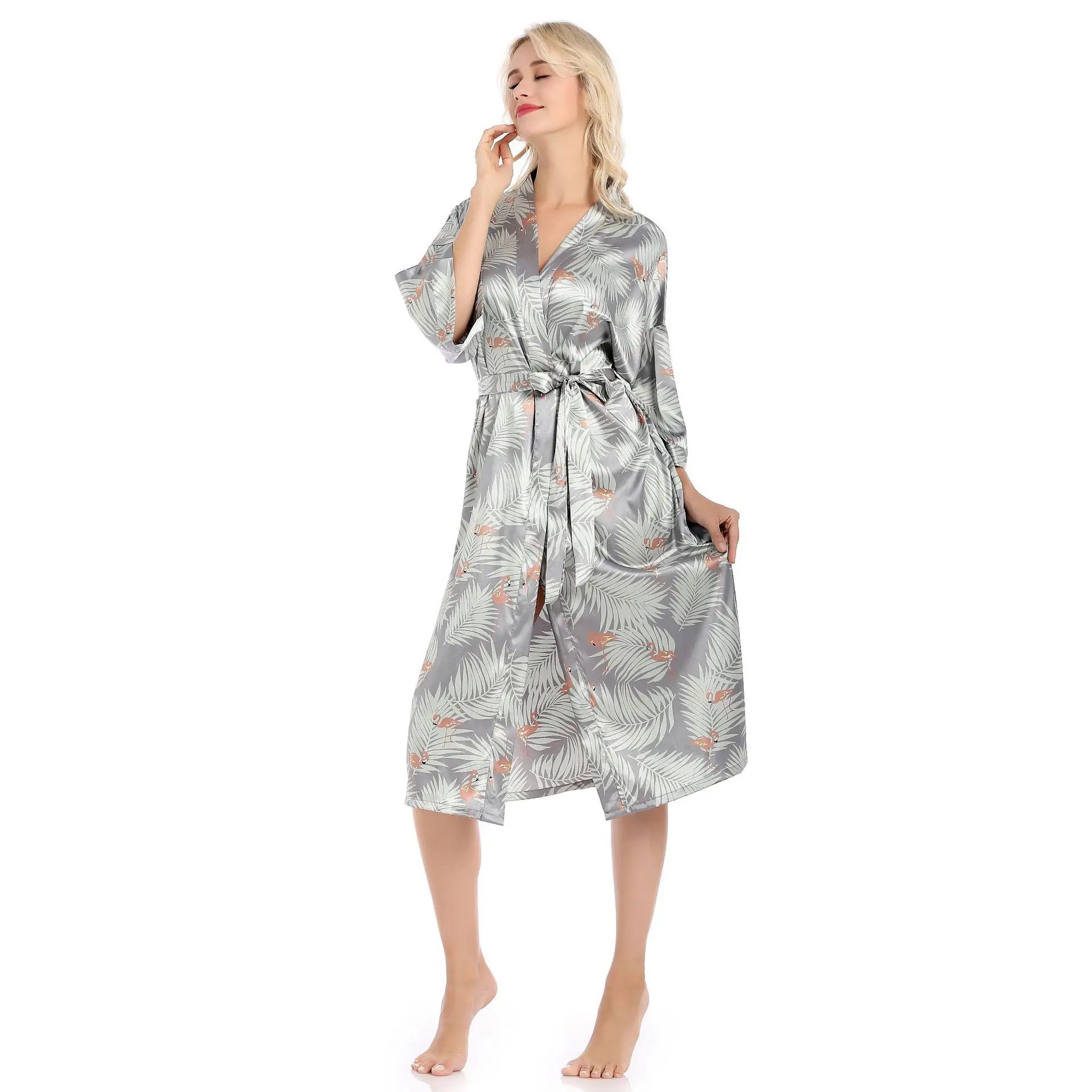 Bride Bridesmaid Dressing Gown Women Robe Sexy V-Neck Print Animals Long Sleepshirts Summer Rayon Kimono Bathrobe Home Clothes
Bride Bridesmaid Dressing Gown Women Robe Sexy V-Neck Print Animals Long Sleepshirts Summer Rayon Kimono Bathrobe Home Clothes