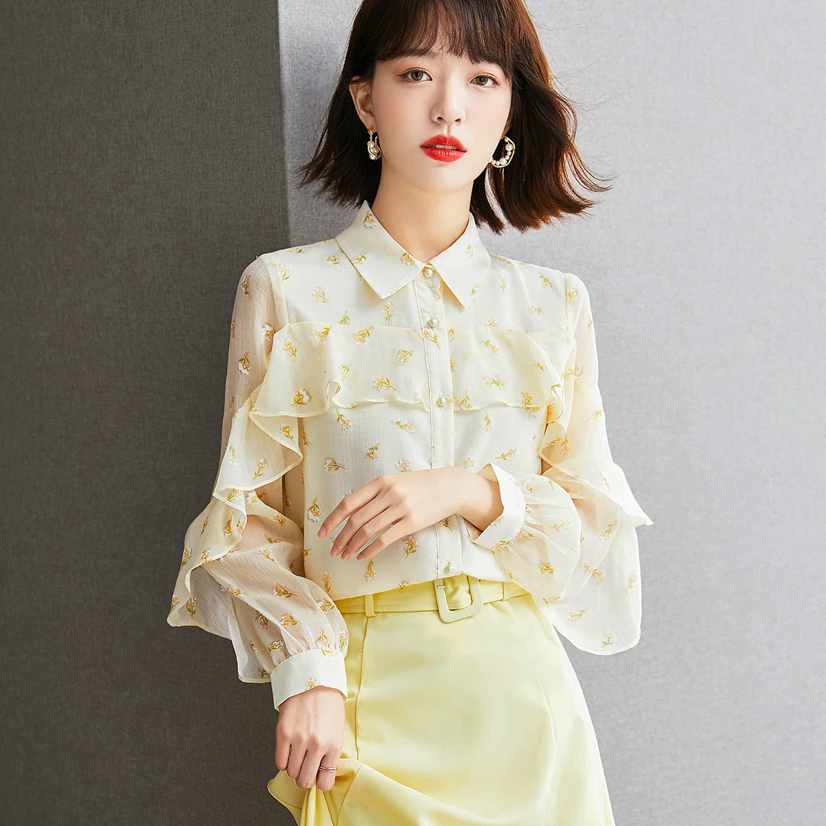 2021 Autumn New Hepburn Style Fashion Long Sleeve Women's Shirt Simple Chiffon Printed Top Znsi2038
2021 Autumn New Hepburn Style Fashion Long Sleeve Women's Shirt Simple Chiffon Printed Top Znsi2038