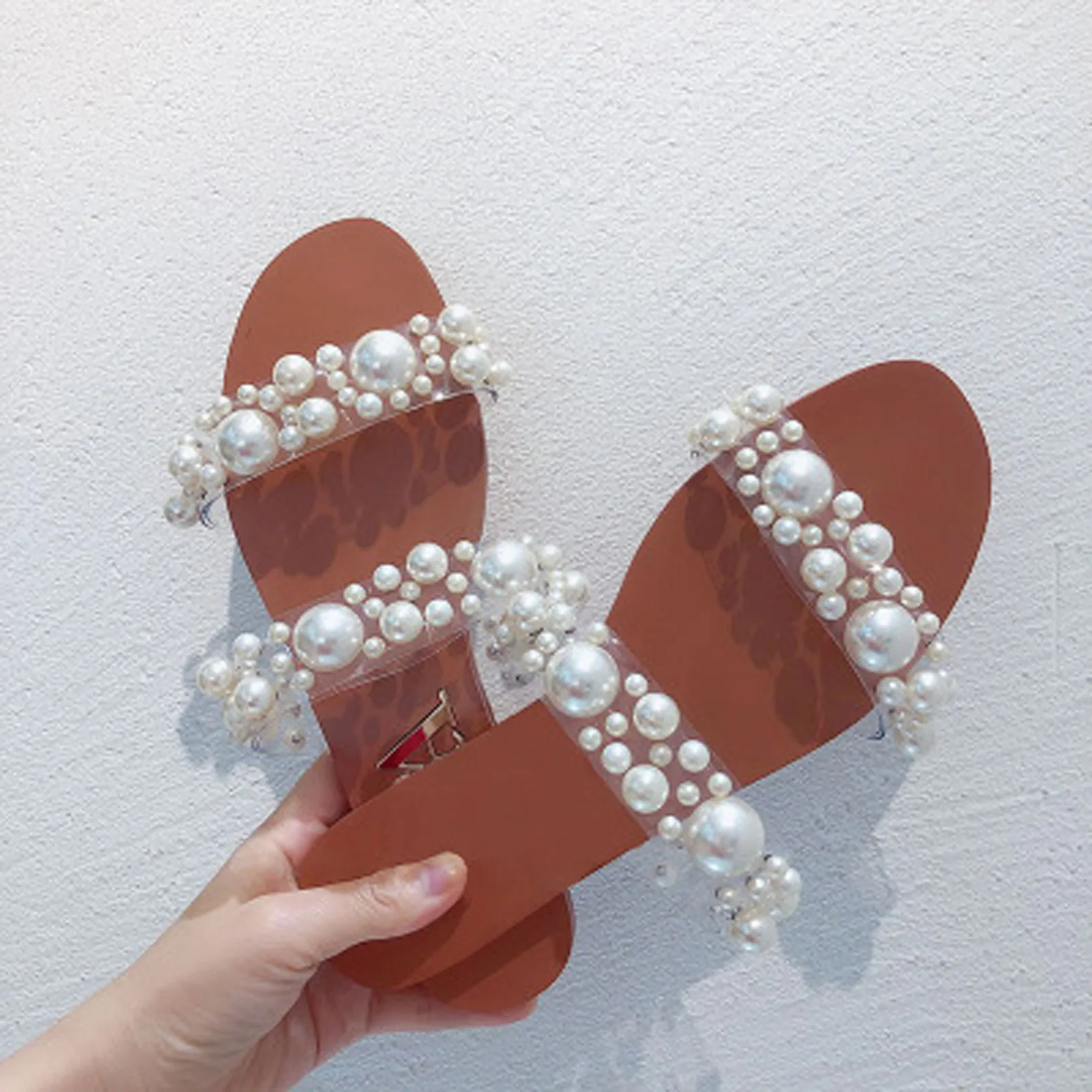 2021 Women Bohemian Pearl Slippers Flat Bottom Sandals Summer Open Toe Ladies Shoes Crystal Flip Flops Shoes Chaussure Femme
2021 Women Bohemian Pearl Slippers Flat Bottom Sandals Summer Open Toe Ladies Shoes Crystal Flip Flops Shoes Chaussure Femme
