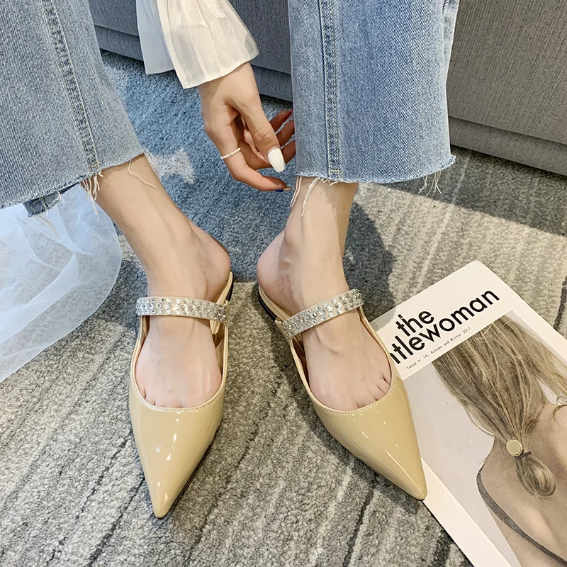 New Baotou Women's Slippers Fashion Simple Elegant Sweet Mature Vamp Pearl Decoration Casual Women's Slippers 2021
New Baotou Women's Slippers Fashion Simple Elegant Sweet Mature Vamp Pearl Decoration Casual Women's Slippers 2021