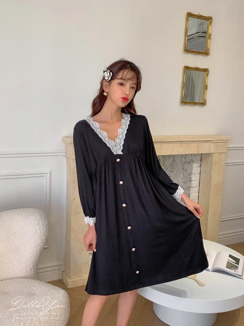 Lovely and Sweet Lace V-neck Loose-fitting New Elegant Small Fragrance High-waisted 3/4 Sleeve Nightdress Sexy Nightwear
Lovely and Sweet Lace V-neck Loose-fitting New Elegant Small Fragrance High-waisted 3/4 Sleeve Nightdress Sexy Nightwear