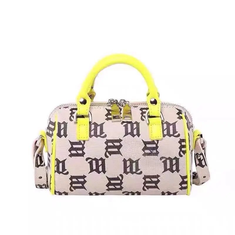 MISBHV all over lettered classic One Shoulder Messenger Bag fluorescent handbag Sac De Luxe Femme Mochila Bolso Mujer Satchels
MISBHV all over lettered classic One Shoulder Messenger Bag fluorescent handbag Sac De Luxe Femme Mochila Bolso Mujer Satchels
