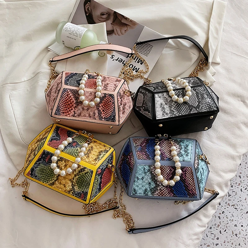 New Irregular Woman Crossbody Bags PU Leather Shoulder Bag Pearls Zipper Snake Pattern Fashion Design Women's Messenger Bag
New Irregular Woman Crossbody Bags PU Leather Shoulder Bag Pearls Zipper Snake Pattern Fashion Design Women's Messenger Bag