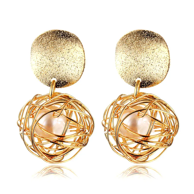 Classic Earrings Alloy-Like Braided Earrings Hollow Gold Skein Bird's Nest Pearl Earrings For Women Girl Fashion Jewelry 2021 Ne
Classic Earrings Alloy-Like Braided Earrings Hollow Gold Skein Bird's Nest Pearl Earrings For Women Girl Fashion Jewelry 2021 Ne