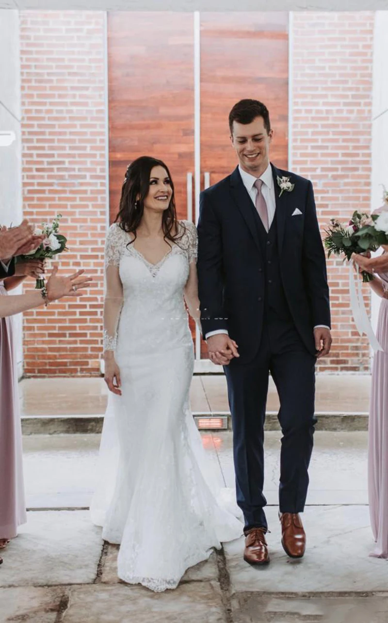 Charming Lace Wedding Dresses Illusion Long Sleeves Sexy Backless Sweep Train Mermaid Country Garden Bridal Gowns Customize
Charming Lace Wedding Dresses Illusion Long Sleeves Sexy Backless Sweep Train Mermaid Country Garden Bridal Gowns Customize