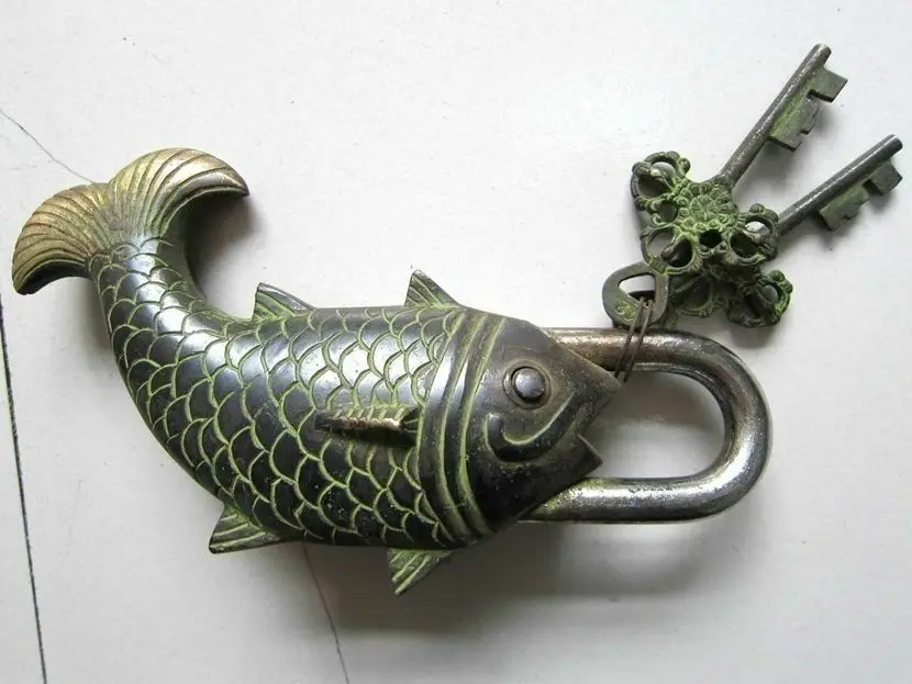 Fashion Chinese Exquisite Old Copper Door Lock Goldfish Shape Auspicious Fish Every Year Vintage Accessories
Fashion Chinese Exquisite Old Copper Door Lock Goldfish Shape Auspicious Fish Every Year Vintage Accessories