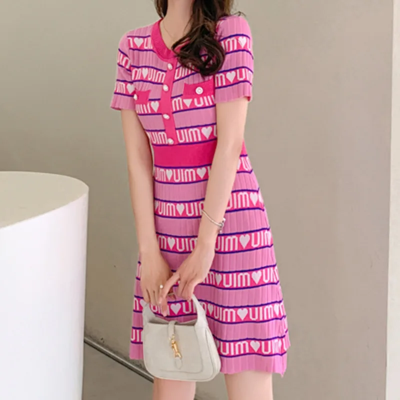 2021 Summer Fashion Stripe Knitted Mini Dresses Women Clothing Short Sleeve Button Slim Vintage Dress Vestidos De Mujer Casual
2021 Summer Fashion Stripe Knitted Mini Dresses Women Clothing Short Sleeve Button Slim Vintage Dress Vestidos De Mujer Casual