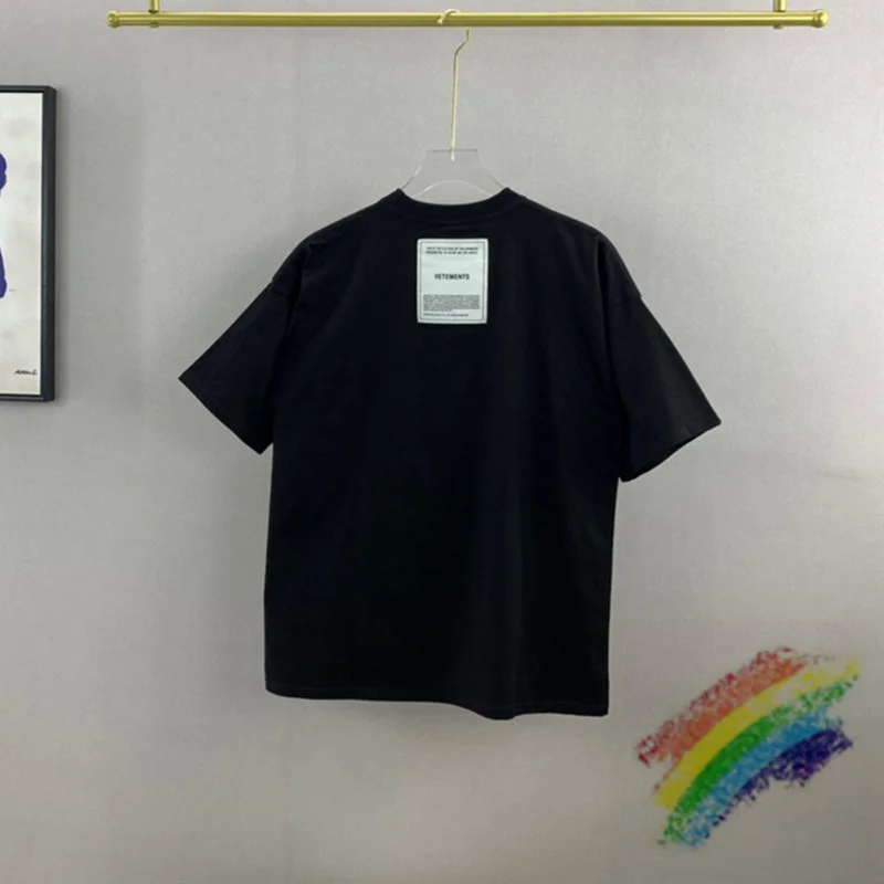 Vetements T-shirt Men Women Wear Both Sides Vetements Patch Tee VTM Tops Slightly Oversized
Vetements T-shirt Men Women Wear Both Sides Vetements Patch Tee VTM Tops Slightly Oversized