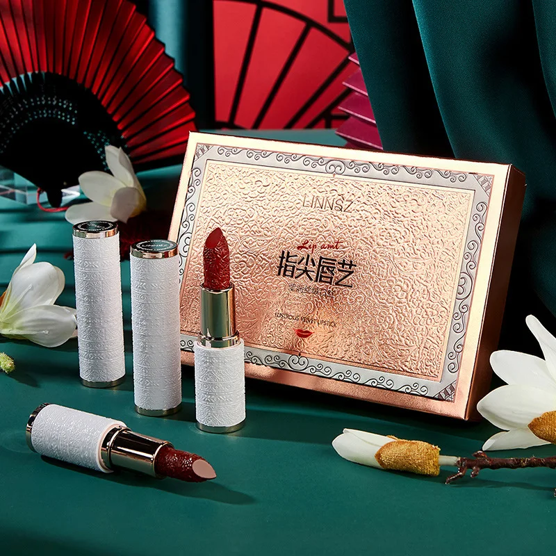 Chinese Style Fingertips Lip Art Yarn Silk Fur Curved Flower Mouth Red Cover Box 4 Stick Girlfriend Relief Mouth Red Color Gift
Chinese Style Fingertips Lip Art Yarn Silk Fur Curved Flower Mouth Red Cover Box 4 Stick Girlfriend Relief Mouth Red Color Gift