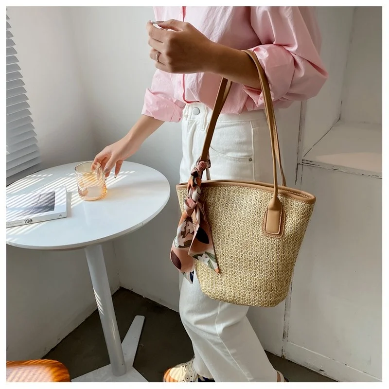 Brand Designer Ladies One-shoulder Bucket Bag 2021new Trendy Fashion Women's Summer Straw Woven Shoulder Bag Niche Woven Handbag
Brand Designer Ladies One-shoulder Bucket Bag 2021new Trendy Fashion Women's Summer Straw Woven Shoulder Bag Niche Woven Handbag