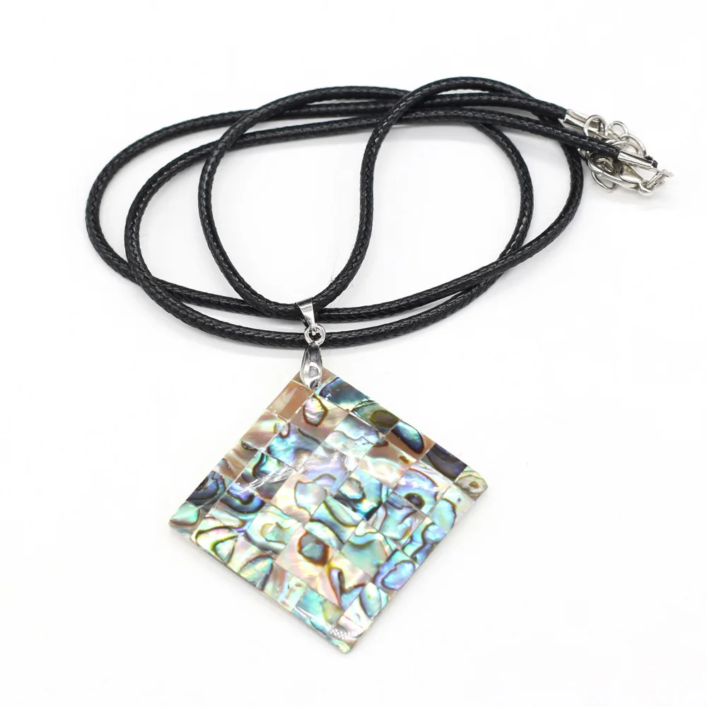 

2023 Natural Rhombus Abalone Shell Pendant Leather Rope Chain Jewelry Mother of Pearl Shells Necklace for Women Men Simple Gifts