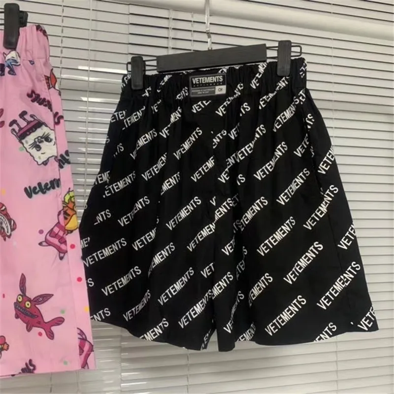 All Over Full Print White Logo VETEMENTS Shorts Men Women 1:1 Inside Tag VTM Shorts Vetements Breechcloth
All Over Full Print White Logo VETEMENTS Shorts Men Women 1:1 Inside Tag VTM Shorts Vetements Breechcloth