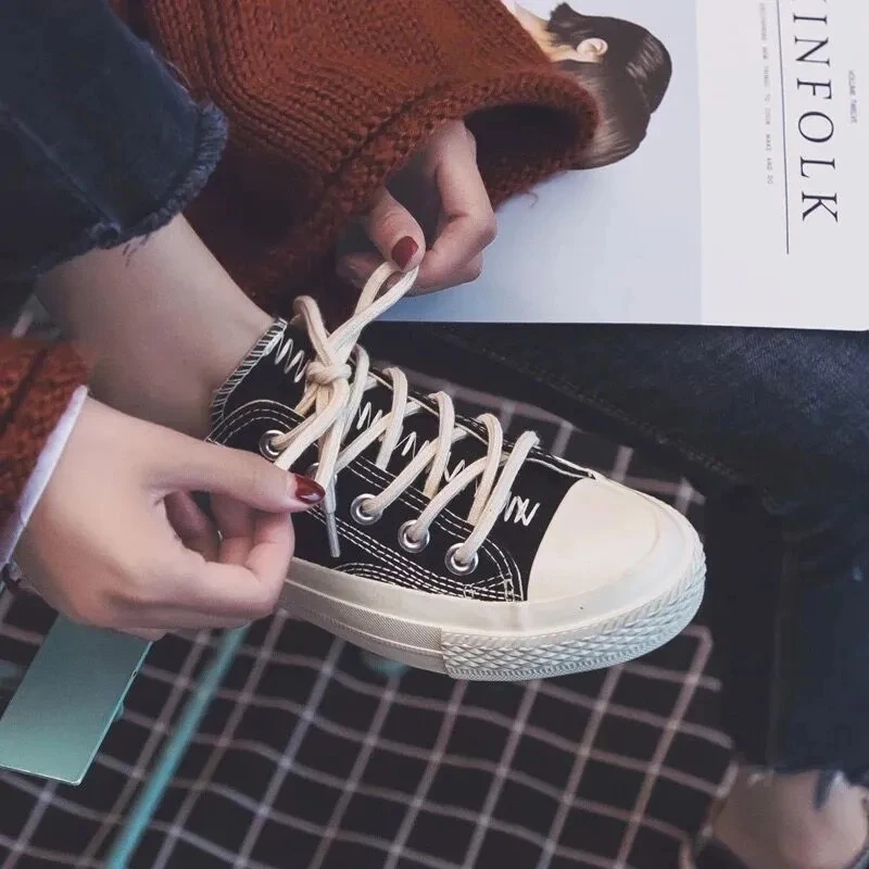 Stitched Knit Low-top White Canvas Shoes New Outdoor Leisure Lace-up Running Women's Sneakers Korean Ladies Flat Vulcanize Shoes 
Stitched Knit Low-top White Canvas Shoes New Outdoor Leisure Lace-up Running Women's Sneakers Korean Ladies Flat Vulcanize Shoes