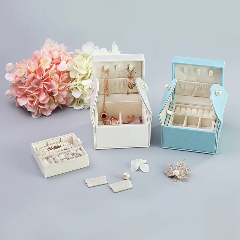 New European Jewelry Box Square Double Button Large Capacity Multi-functional Princess Jewelry Box Holiday Gift Selection
New European Jewelry Box Square Double Button Large Capacity Multi-functional Princess Jewelry Box Holiday Gift Selection
