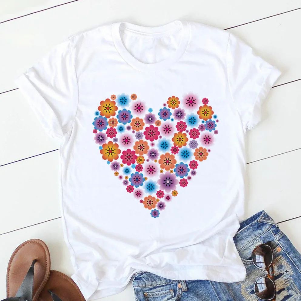 Korean Style Graphic Tops Tee Women's T Shirt Short Sleeve Shirt 2020 Love Heart Printed Summer Casual Women T shirts 
Korean Style Graphic Tops Tee Women's T Shirt Short Sleeve Shirt 2020 Love Heart Printed Summer Casual Women T shirts
