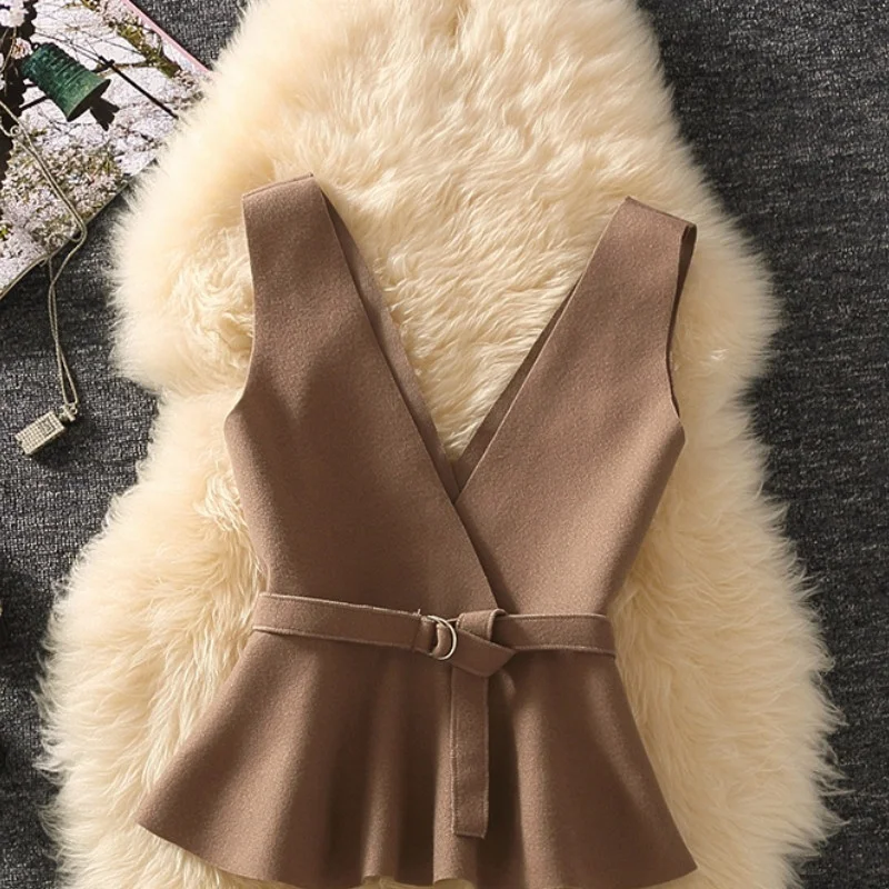 Women Waistcoat Gilet Vest V Neck Sleeveless Top Faux Woolen Winter Warm Ruffle with Belt Multicolor High Waist 916-A257
Women Waistcoat Gilet Vest V Neck Sleeveless Top Faux Woolen Winter Warm Ruffle with Belt Multicolor High Waist 916-A257