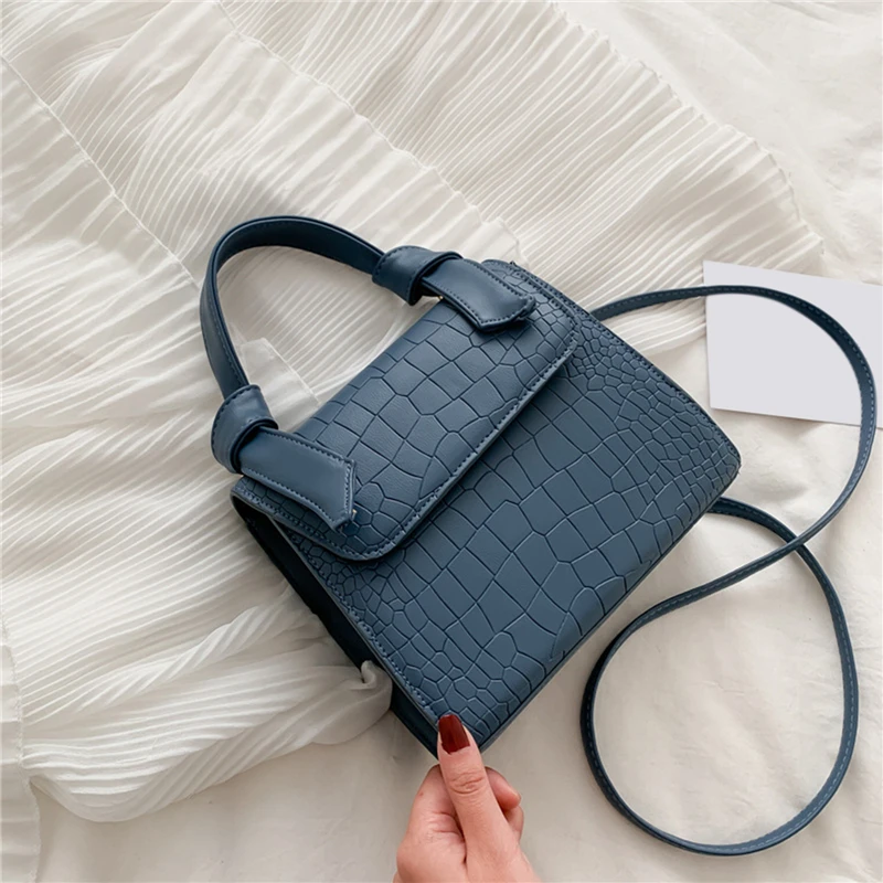 Ladies Handbag Simple Crocodile Pattern Shoulder Bag All-Match Fashion Small Square Bag Solid Color Ladies Crossbody Bags 2021
Ladies Handbag Simple Crocodile Pattern Shoulder Bag All-Match Fashion Small Square Bag Solid Color Ladies Crossbody Bags 2021