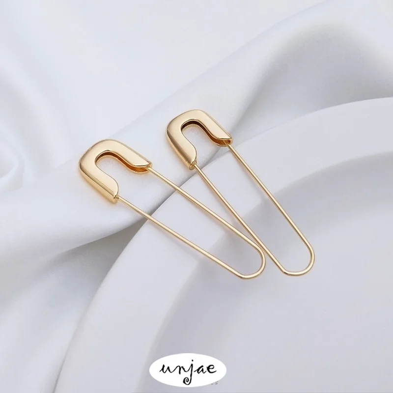 Custom color 14K Gold Clip Earrings paper clip earrings simple personalized earrings earrings female fashion
Custom color 14K Gold Clip Earrings paper clip earrings simple personalized earrings earrings female fashion