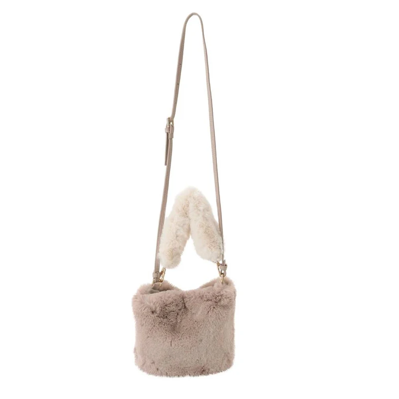 2021 niche design autumn and winter Mao Mao bag messenger bag cute plush Korean bucket bag women's bag
2021 niche design autumn and winter Mao Mao bag messenger bag cute plush Korean bucket bag women's bag