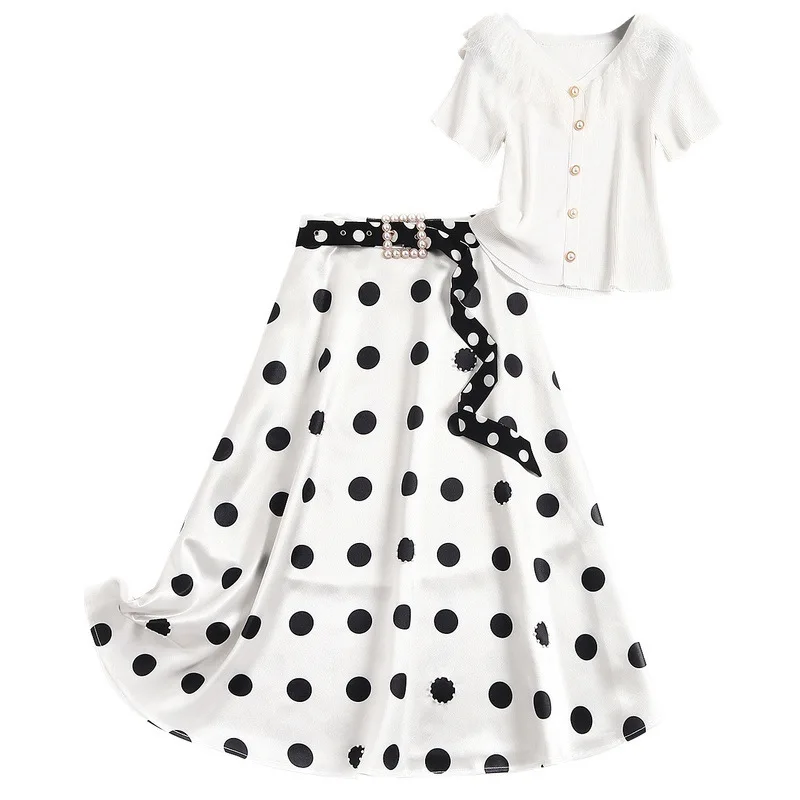 Ruffles Streetwear V-Neck Single Breasted Crop Tops+ Dot Skirts To Ankle-Length 2 Piece Set Women 2021
Ruffles Streetwear V-Neck Single Breasted Crop Tops+ Dot Skirts To Ankle-Length 2 Piece Set Women 2021