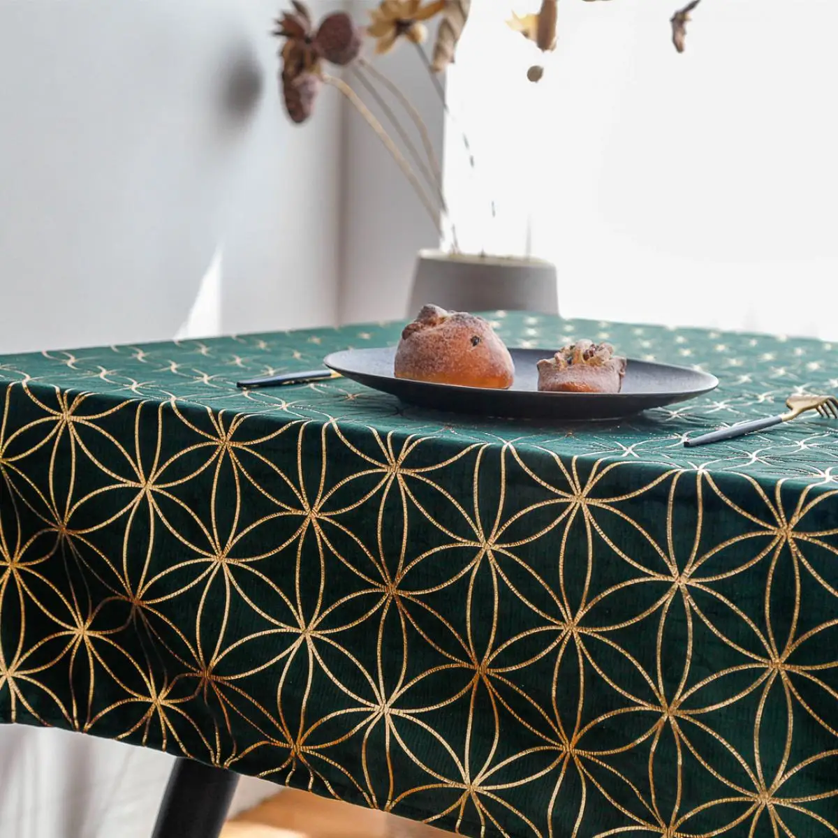 Rectangular Tablecloth On The Table Cover Party Decoration for Home Kitchen Modern Wedding Decoration Track On The Table Cloths
Rectangular Tablecloth On The Table Cover Party Decoration for Home Kitchen Modern Wedding Decoration Track On The Table Cloths