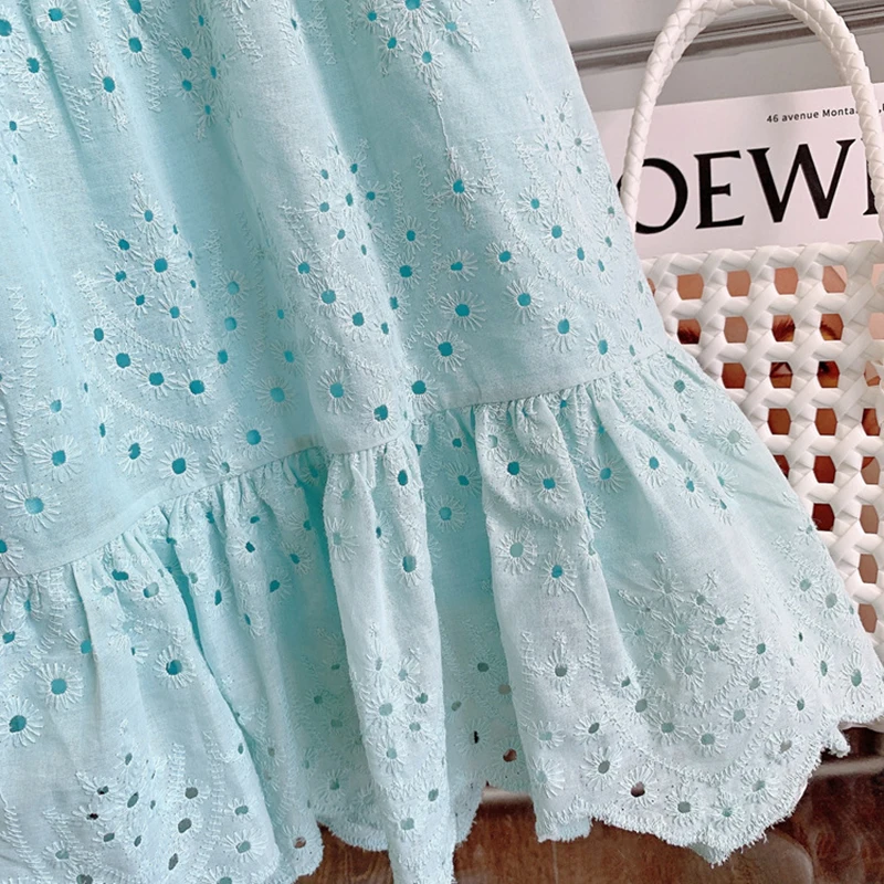 Mom and Daughter Clothes Summer Holiday Hollow out Knee-Length Dress Family Look For Girl Baby Clothes
Mom and Daughter Clothes Summer Holiday Hollow out Knee-Length Dress Family Look For Girl Baby Clothes