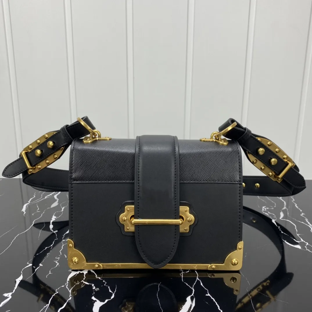 Bag women 2021 new fashion leather small square bag high-end retro high-quality one-shoulder messenger bag women
Bag women 2021 new fashion leather small square bag high-end retro high-quality one-shoulder messenger bag women