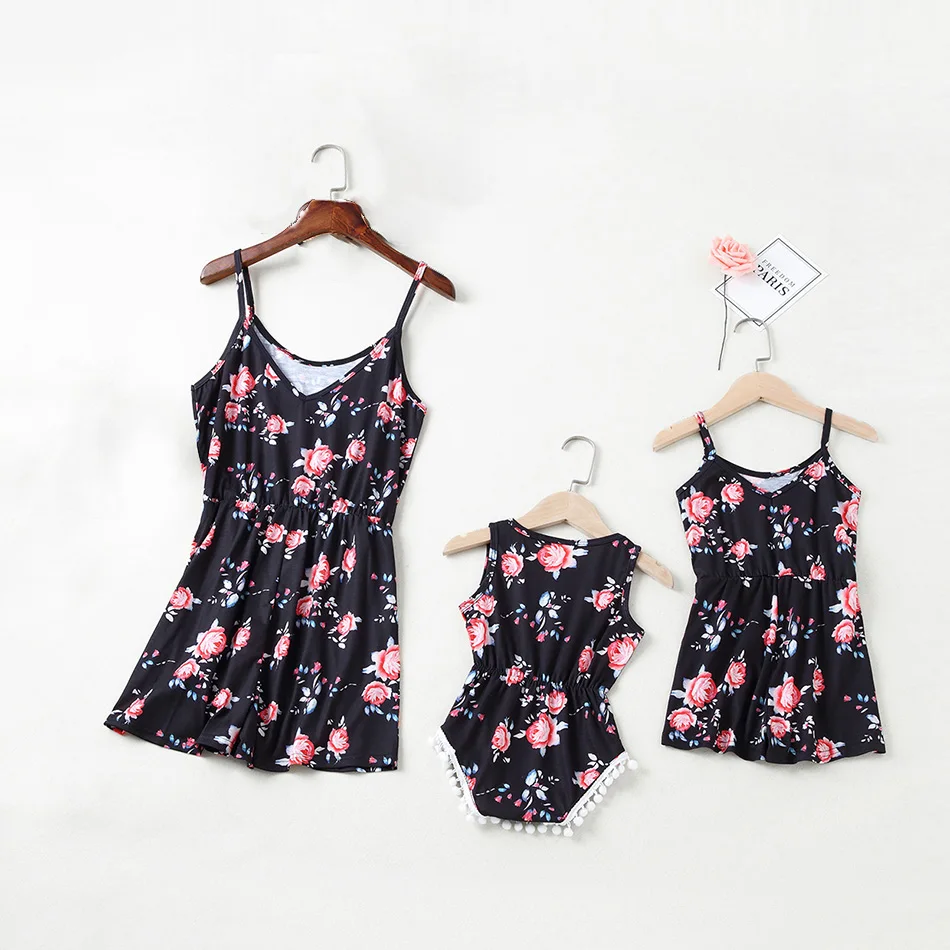 Mom and Daughter Matching Clothes Woman Girl Fashion Dress Family Matching Outfits Flower Print Suspender Dress
Mom and Daughter Matching Clothes Woman Girl Fashion Dress Family Matching Outfits Flower Print Suspender Dress