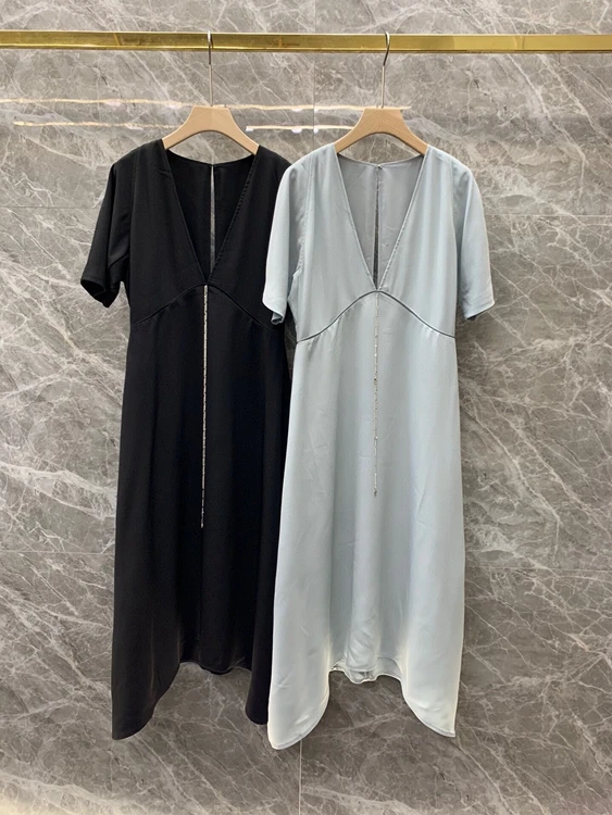 2021 new women fashion deep V-neck chain stitching decoration short-sleeved solid color skirt dress 429
2021 new women fashion deep V-neck chain stitching decoration short-sleeved solid color skirt dress 429