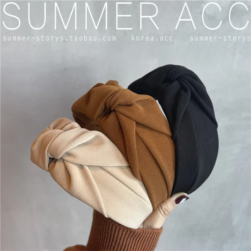 French tone Korean fashion sense retro fabric knotted headband, hair bundle temperament wide-brimmed headband hairpin headwear 
French tone Korean fashion sense retro fabric knotted headband, hair bundle temperament wide-brimmed headband hairpin headwear
