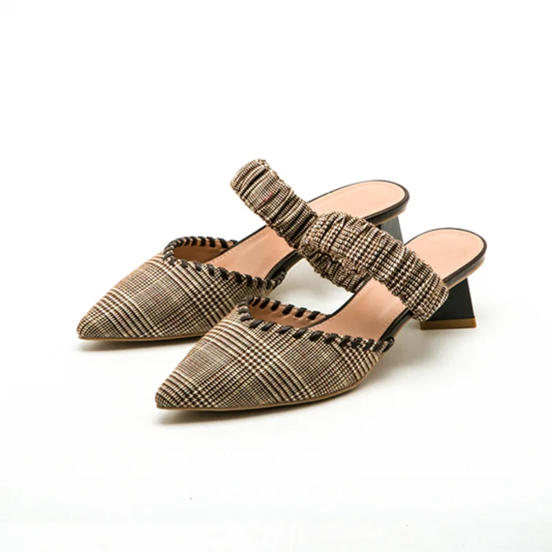 Новые весенние женские туфли, Брендовые женские туфли-лодочки, вечерние туфли с острым носком и стразами
Новые весенние женские туфли, Брендовые женские туфли-лодочки, вечерние туфли с острым носком и стразами