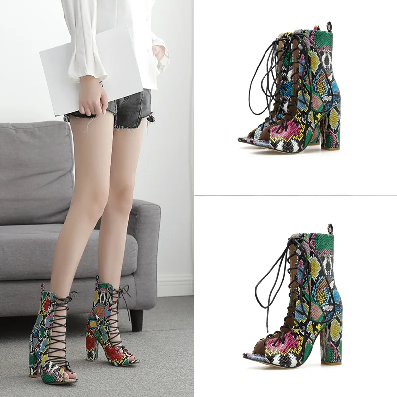 2021 Fashion new women's shoes European and American sexy color snake print thick high-heeled cross strap hollow sandals
2021 Fashion new women's shoes European and American sexy color snake print thick high-heeled cross strap hollow sandals