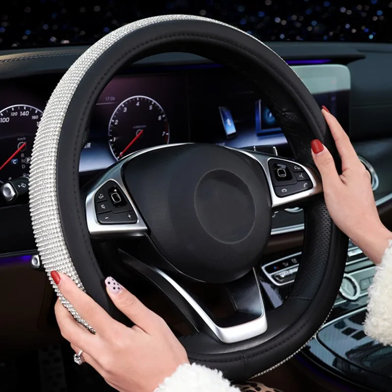 38 см рулевого колеса автомобиля крышки для женщин Ice Silk стразы украшение интерьера автомобиля поставки чехол рулевого колеса автомобиля
38 см рулевого колеса автомобиля крышки для женщин Ice Silk стразы украшение интерьера автомобиля поставки чехол рулевого колеса автомобиля