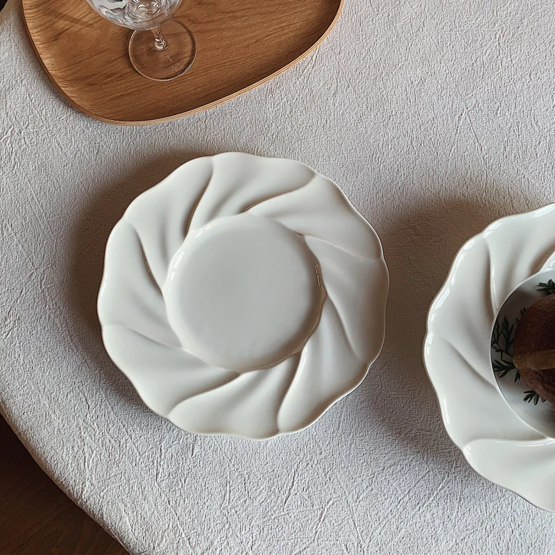 Straw Hat Soup Plate Round Flower Ceramic Flat Plate Home Kitchen Practical Tableware
Straw Hat Soup Plate Round Flower Ceramic Flat Plate Home Kitchen Practical Tableware
